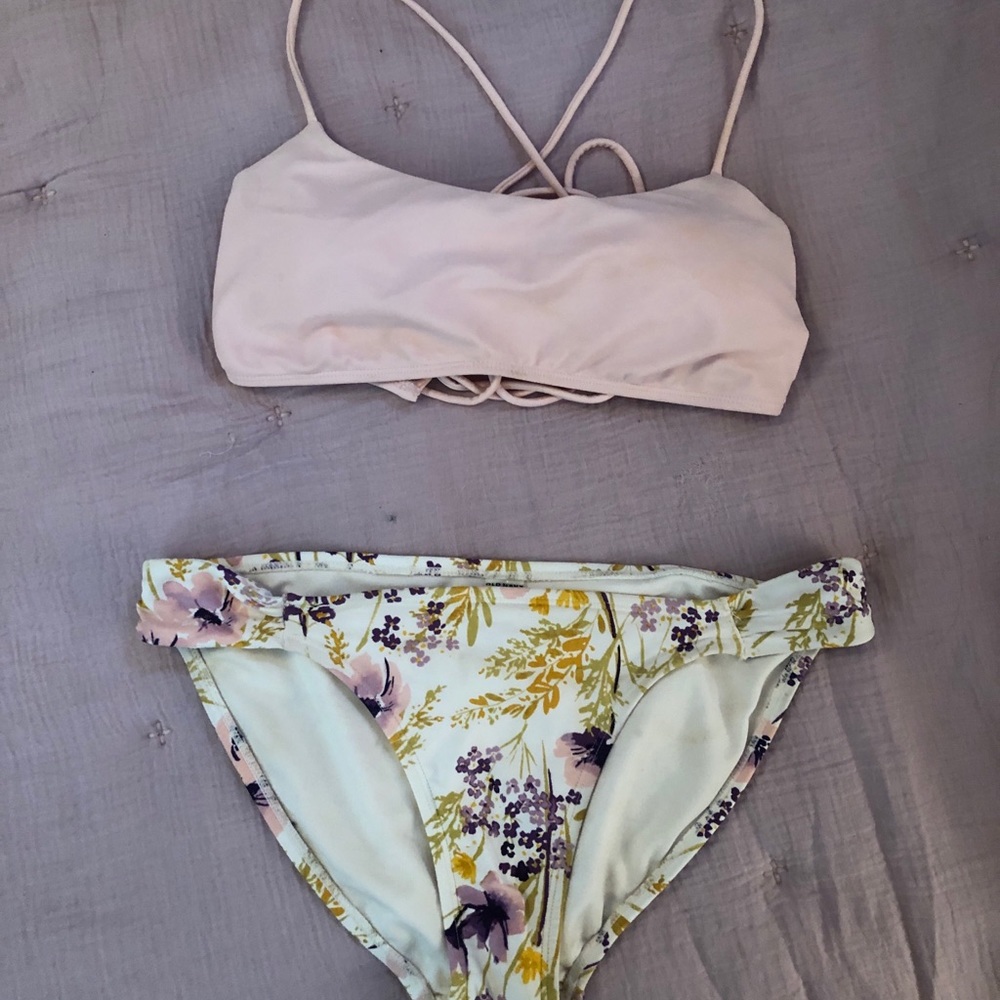 SOLD! Cute Floral/strappy-back bikini!